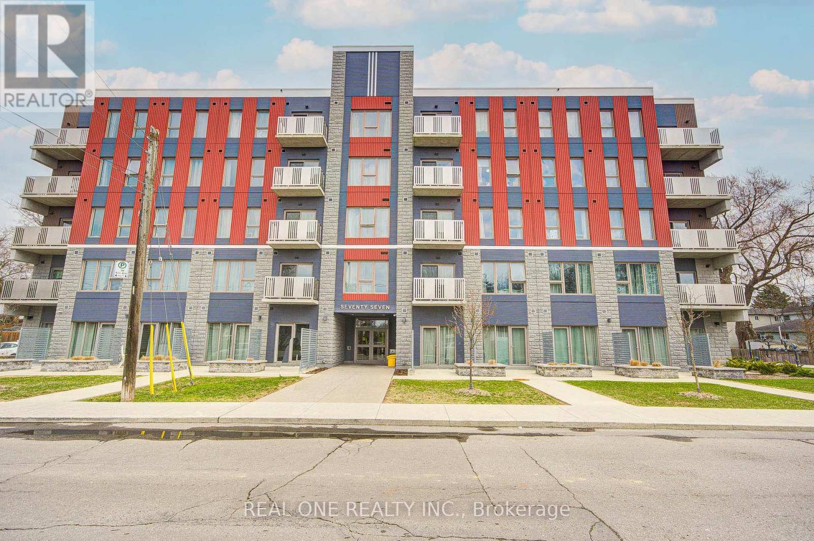 Hamilton (ainslie Wood), ON L8S3A1,77 Leland ST #420