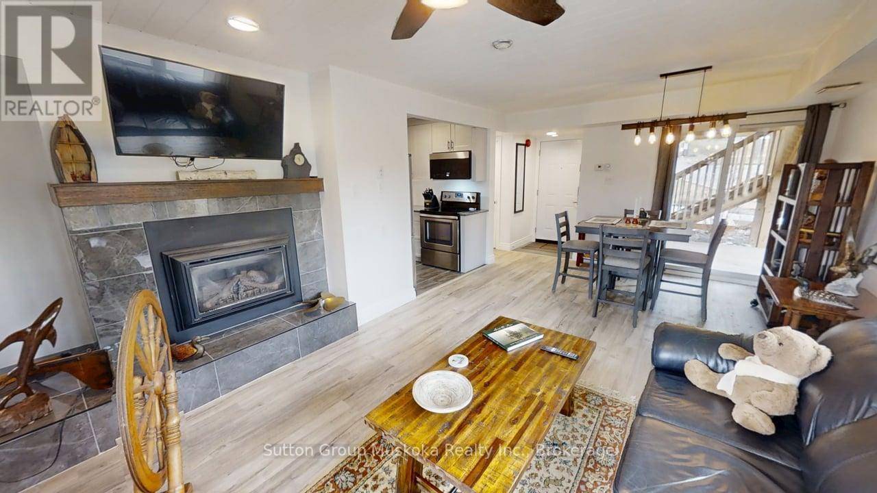 Huntsville (chaffey), ON P1H2E8,28-101 TENNISVIEW COMPLEX - DEERHURST DRIVE