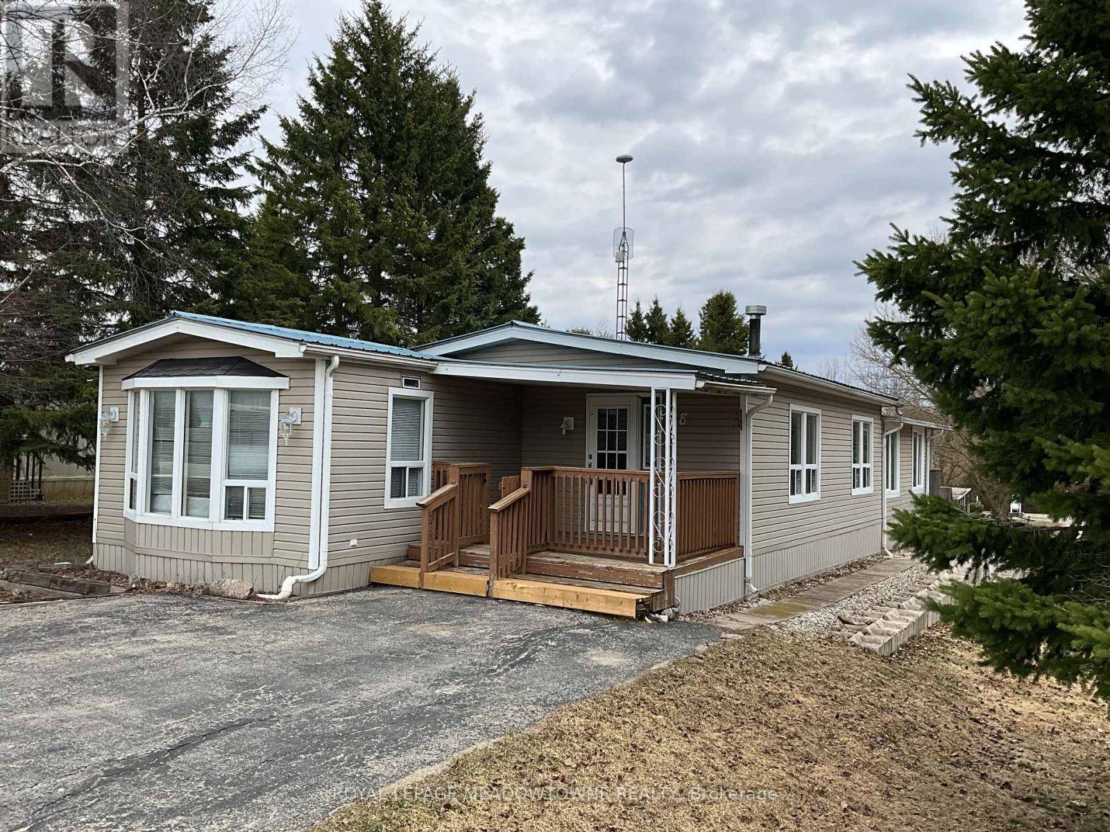 Wellington North, ON N0G2L0,8 GRAND  VISTA DRIVE