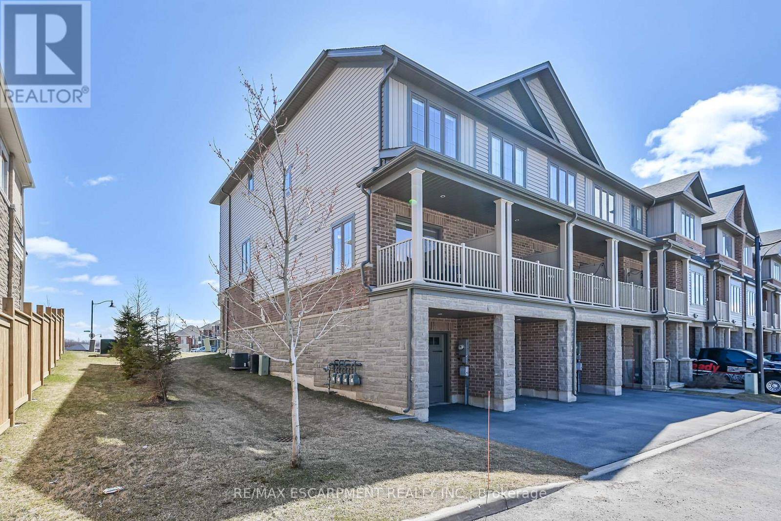 Hamilton (waterdown), ON L8B1W5,343 SKINNER ROAD