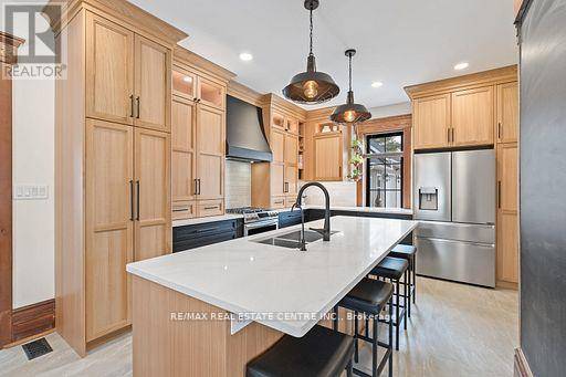 Erin, ON N0B1T0,6 DUNDAS STREET W
