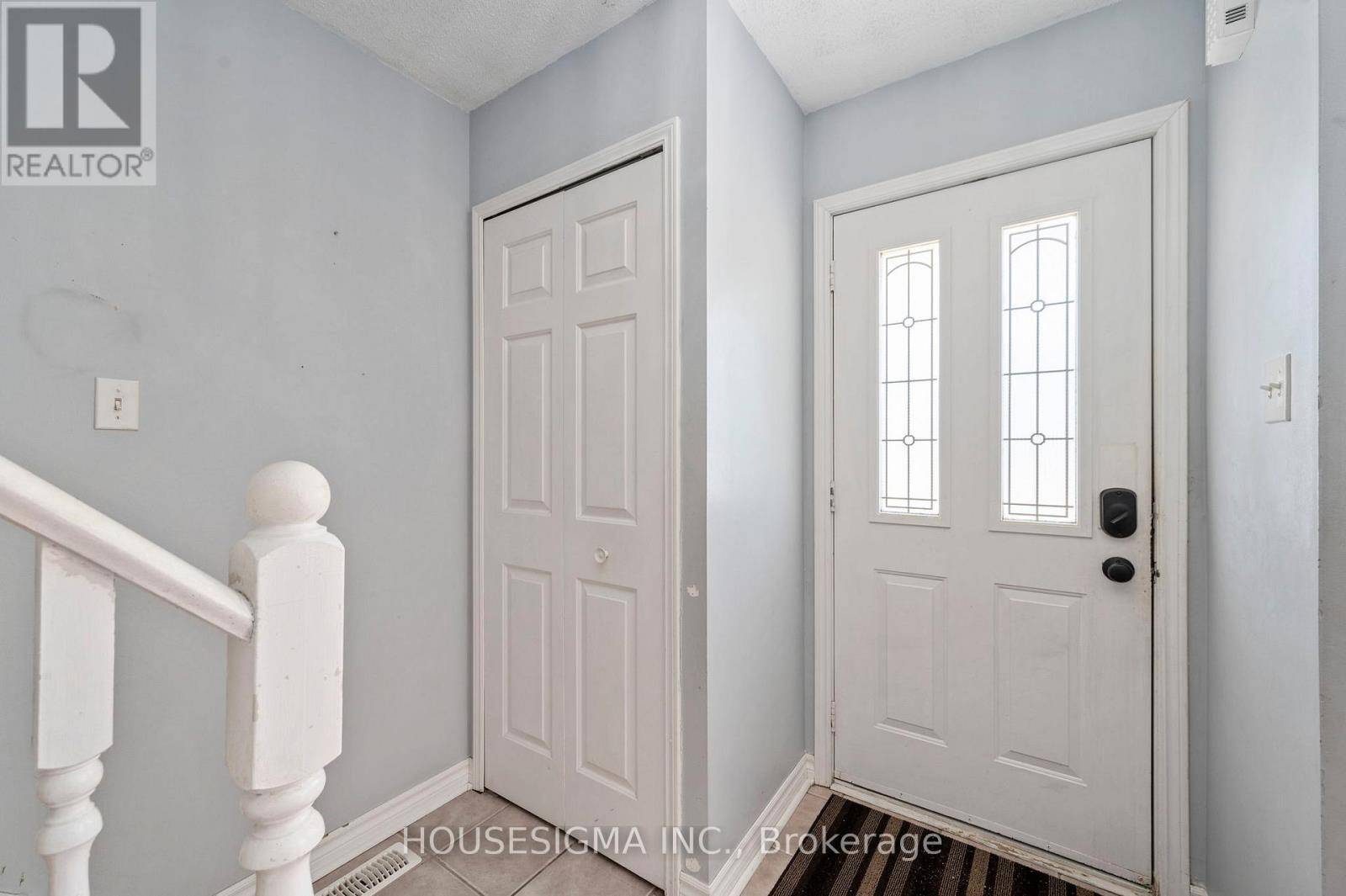 London East (east I), ON N5V4T4,151 Martinet AVE #60