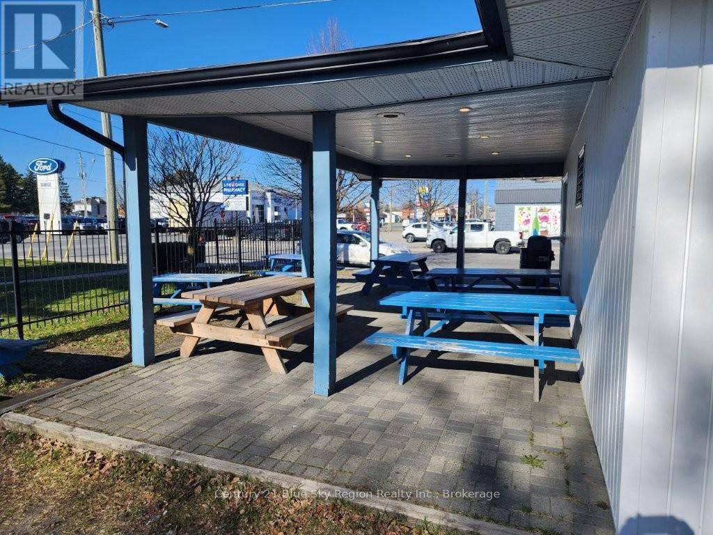 West Nipissing (sturgeon Falls), ON P2B1P4,230 MAIN STREET W
