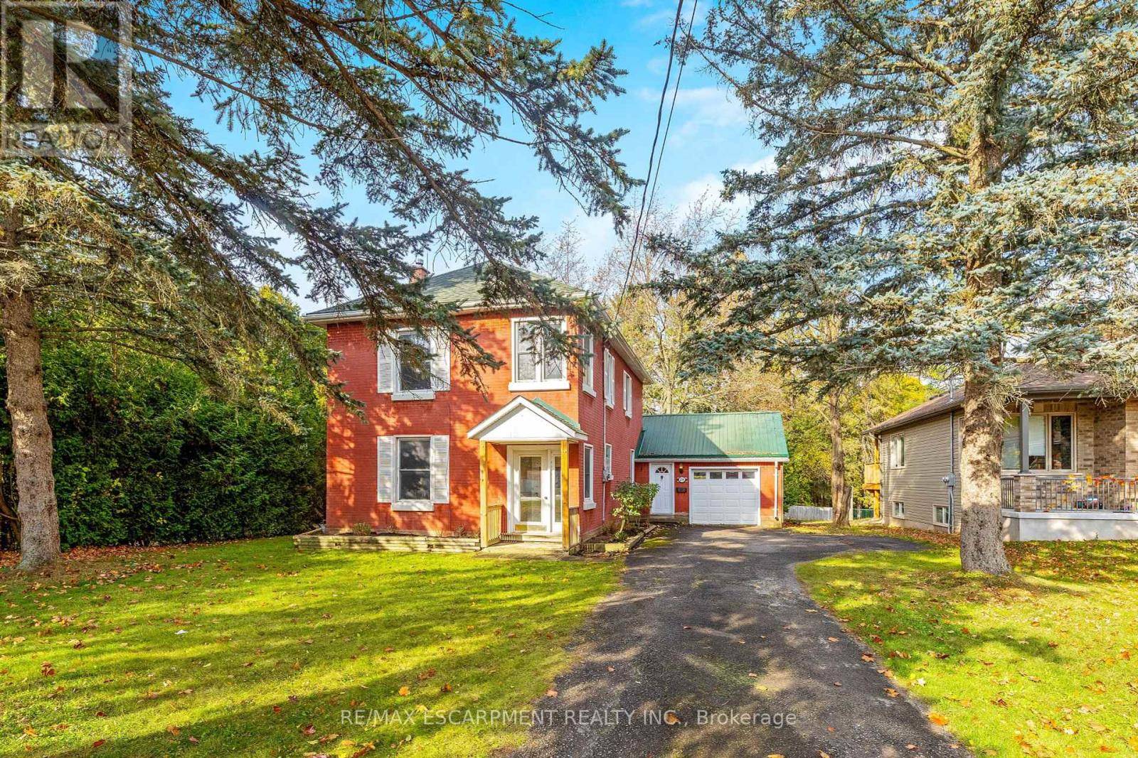 Guelph/eramosa (rockwood), ON N0B2K0,274 ALMA STREET