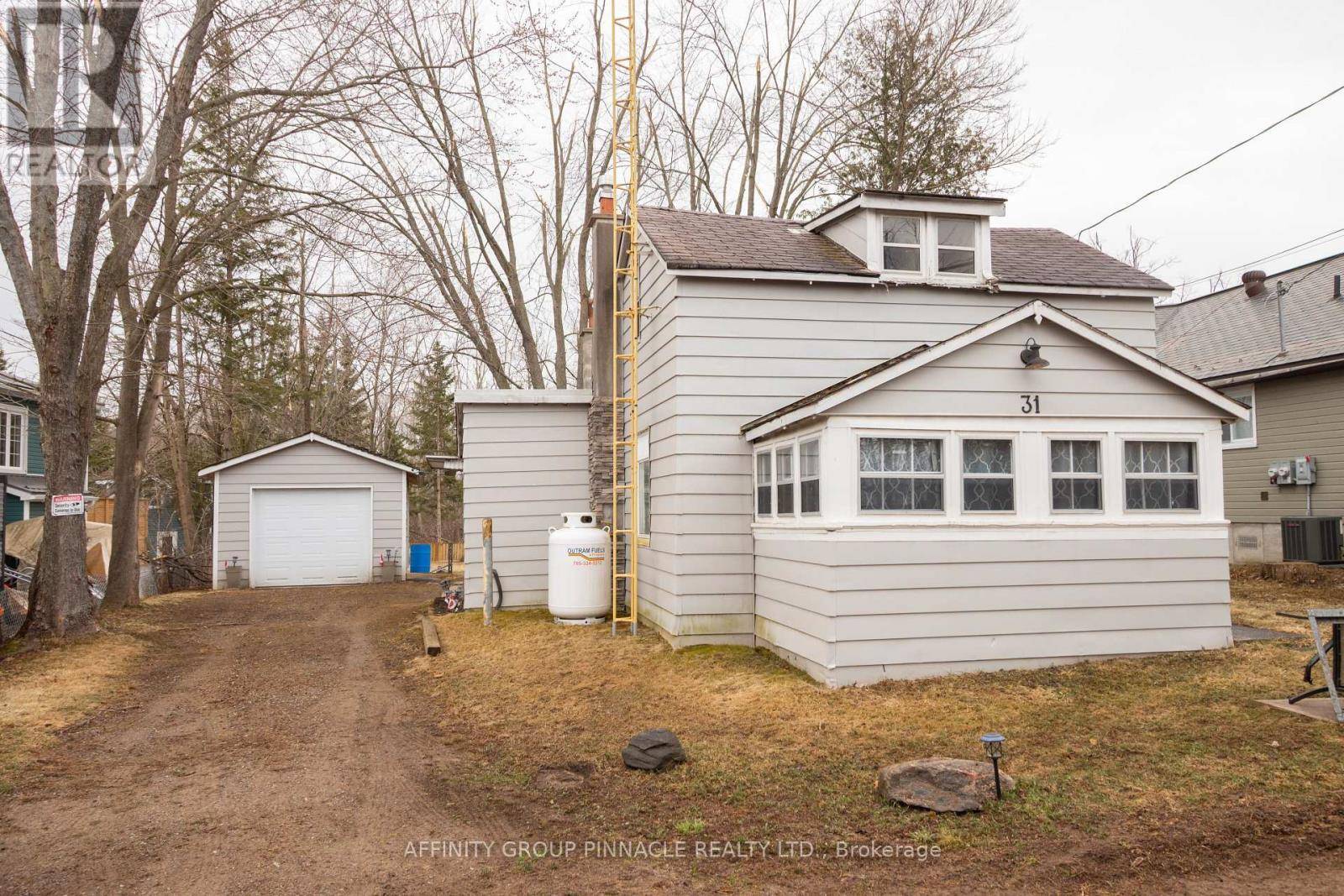 Kawartha Lakes (verulam), ON K0M1L0,31 BIRCHCLIFF AVENUE