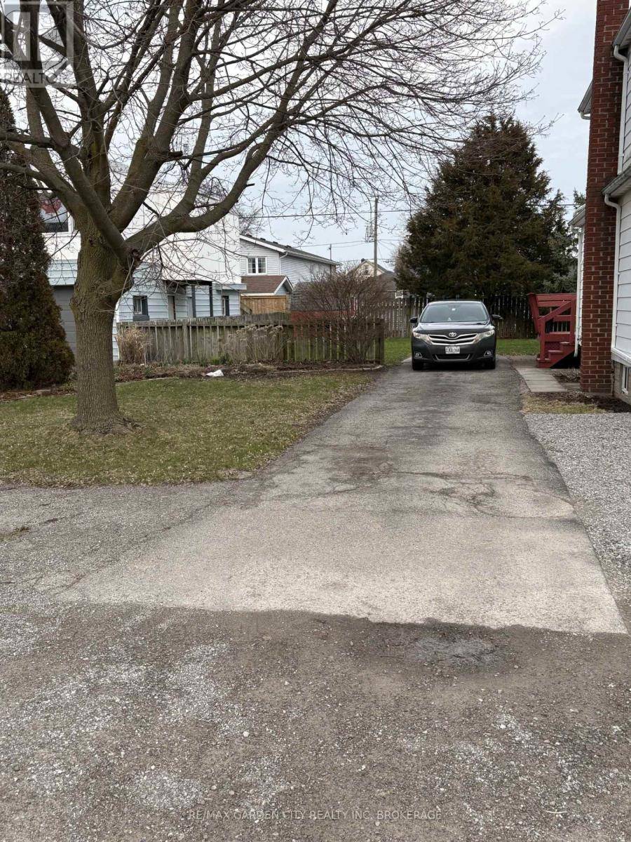 Port Colborne, ON L3K5E9,40 OAKWOOD STREET