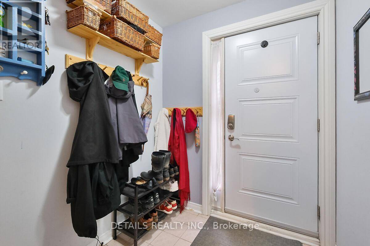Ottawa, ON K1L8G8,405 Montfort ST #1
