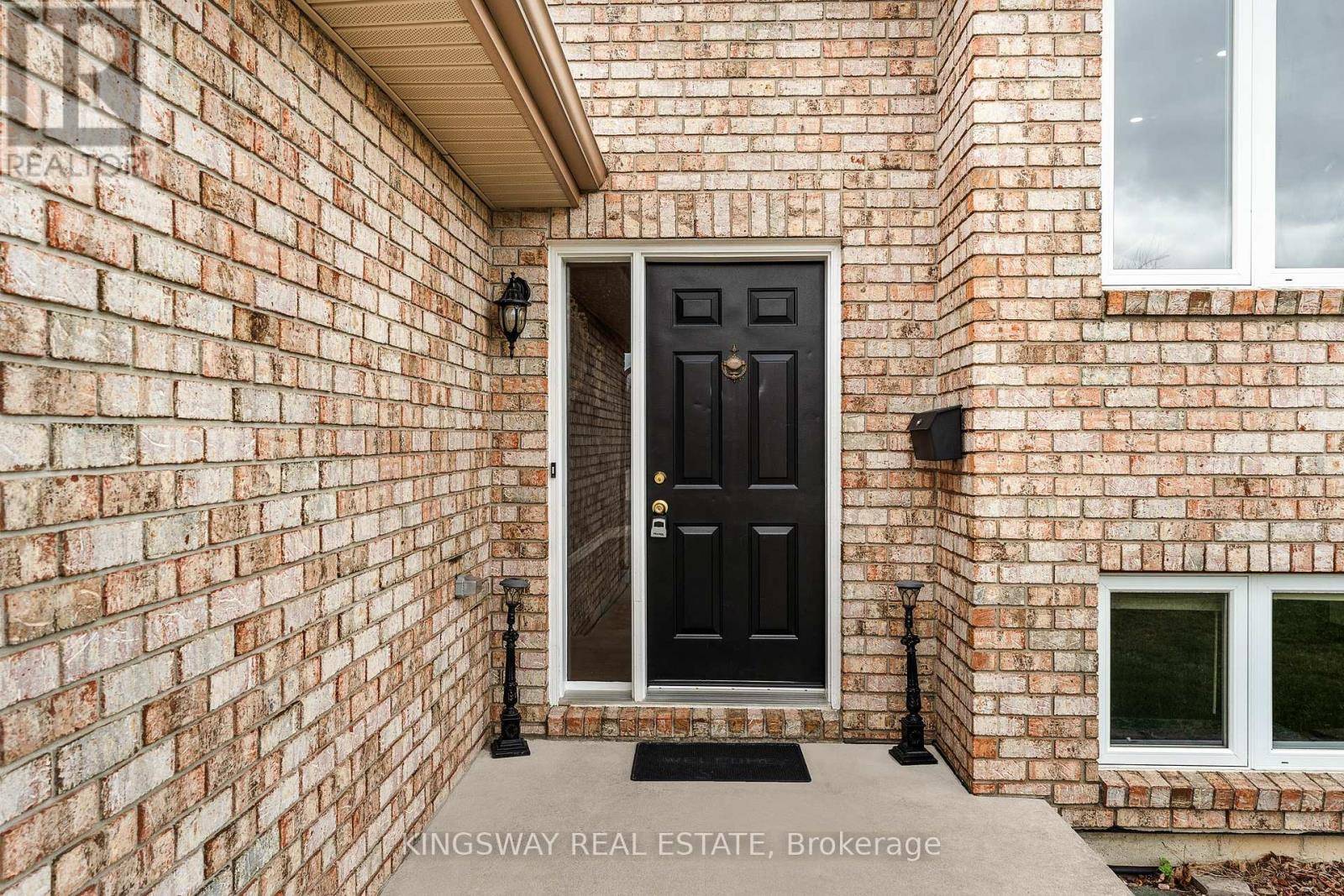Essex, ON N8Y2Z5,216 BRIEN AVENUE W
