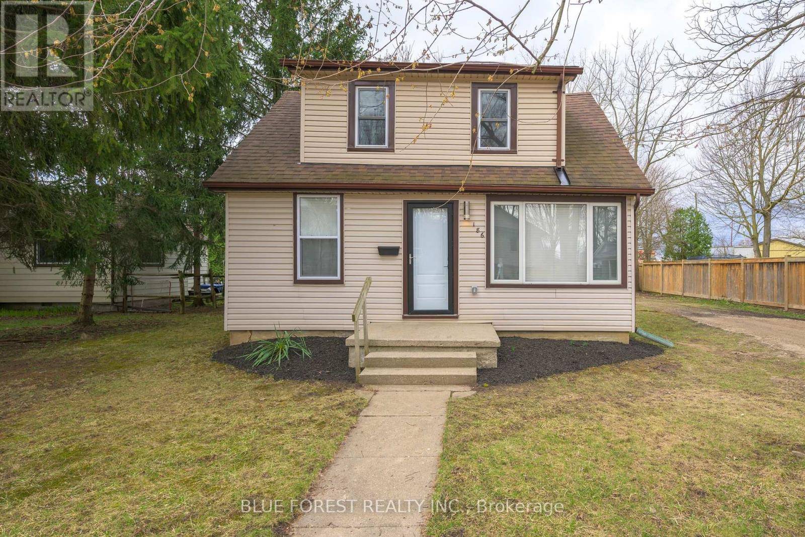 Southwest Middlesex (glencoe), ON N0L1M0,186 VICTORIA STREET