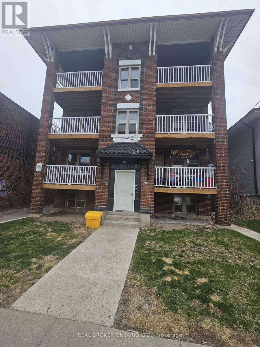 Hamilton (stripley), ON L8M1M6,917 Main ST East #7