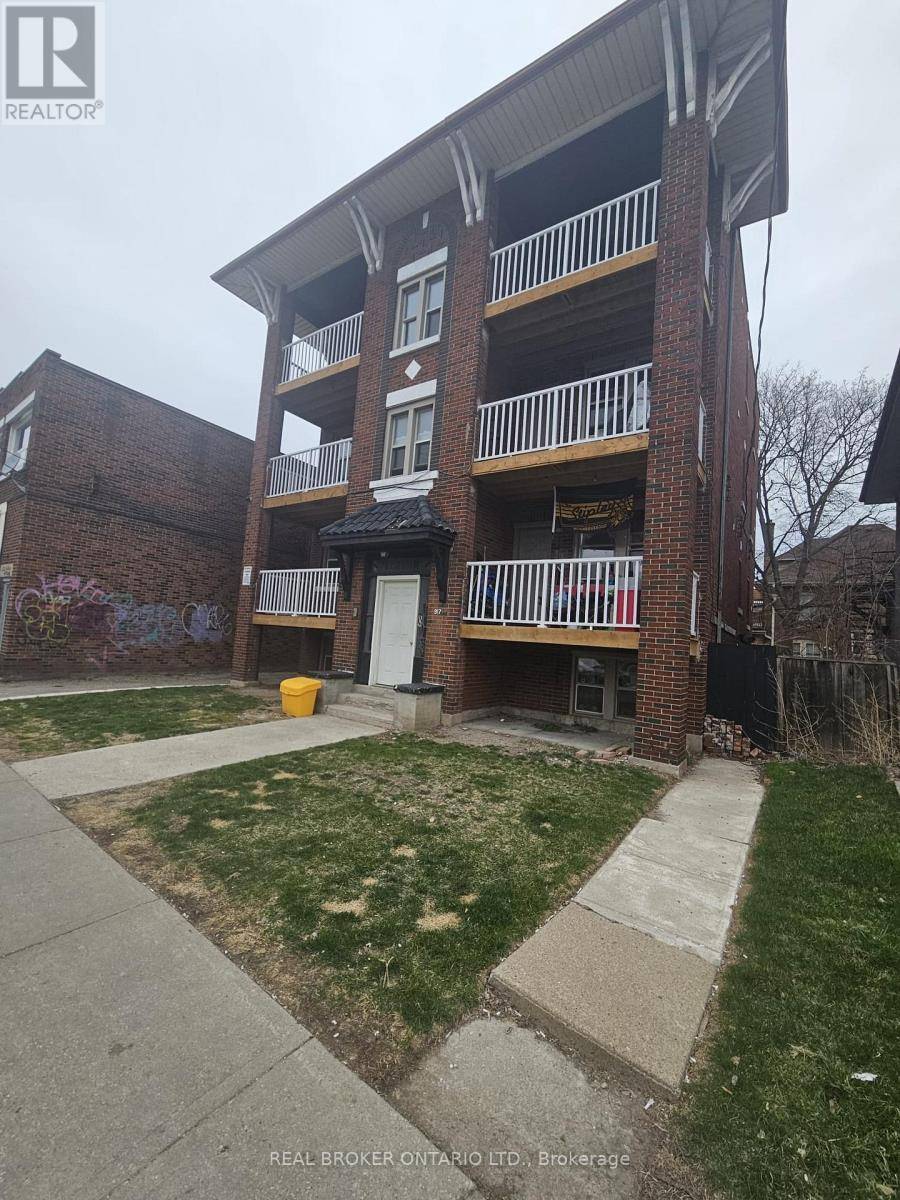 Hamilton (stripley), ON L8M1M6,917 Main ST East #7
