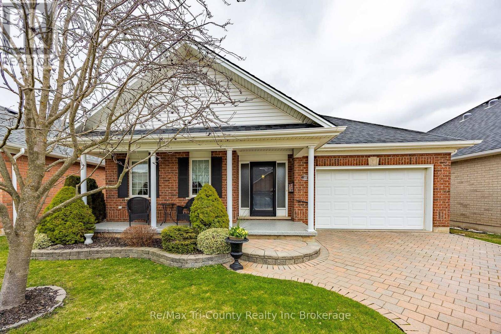 Tillsonburg, ON N4G5X5,18 JONES CRESCENT