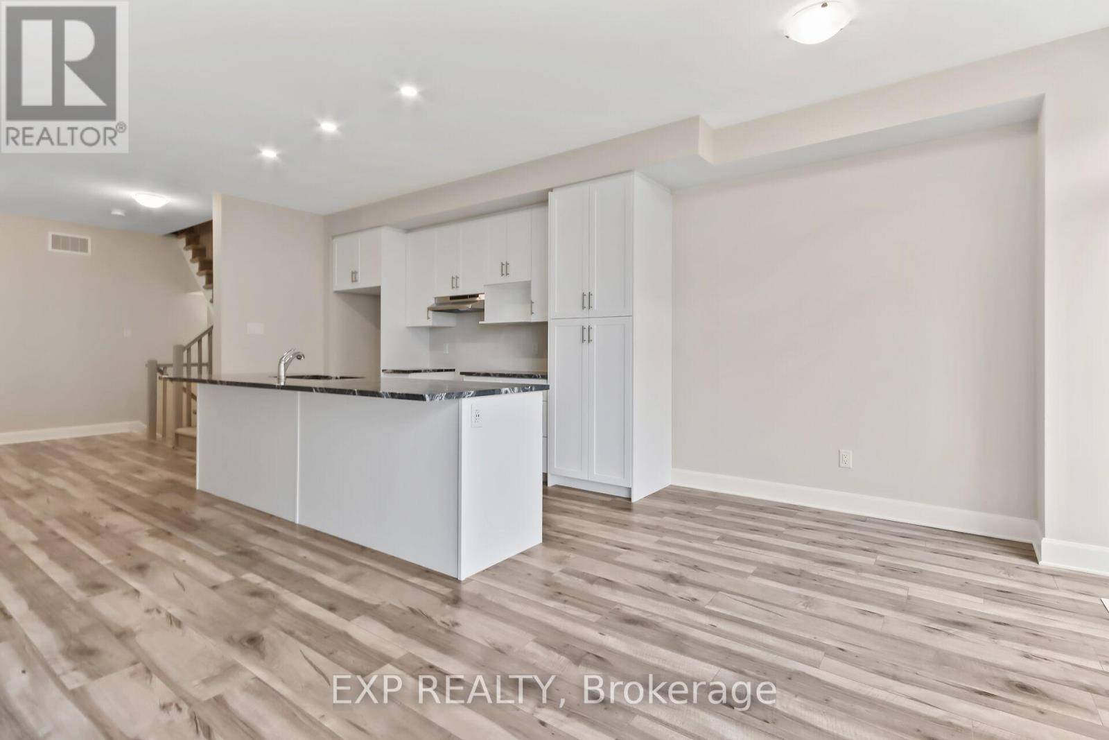 Carleton Place, ON K7C0C4,213 HOOPER STREET