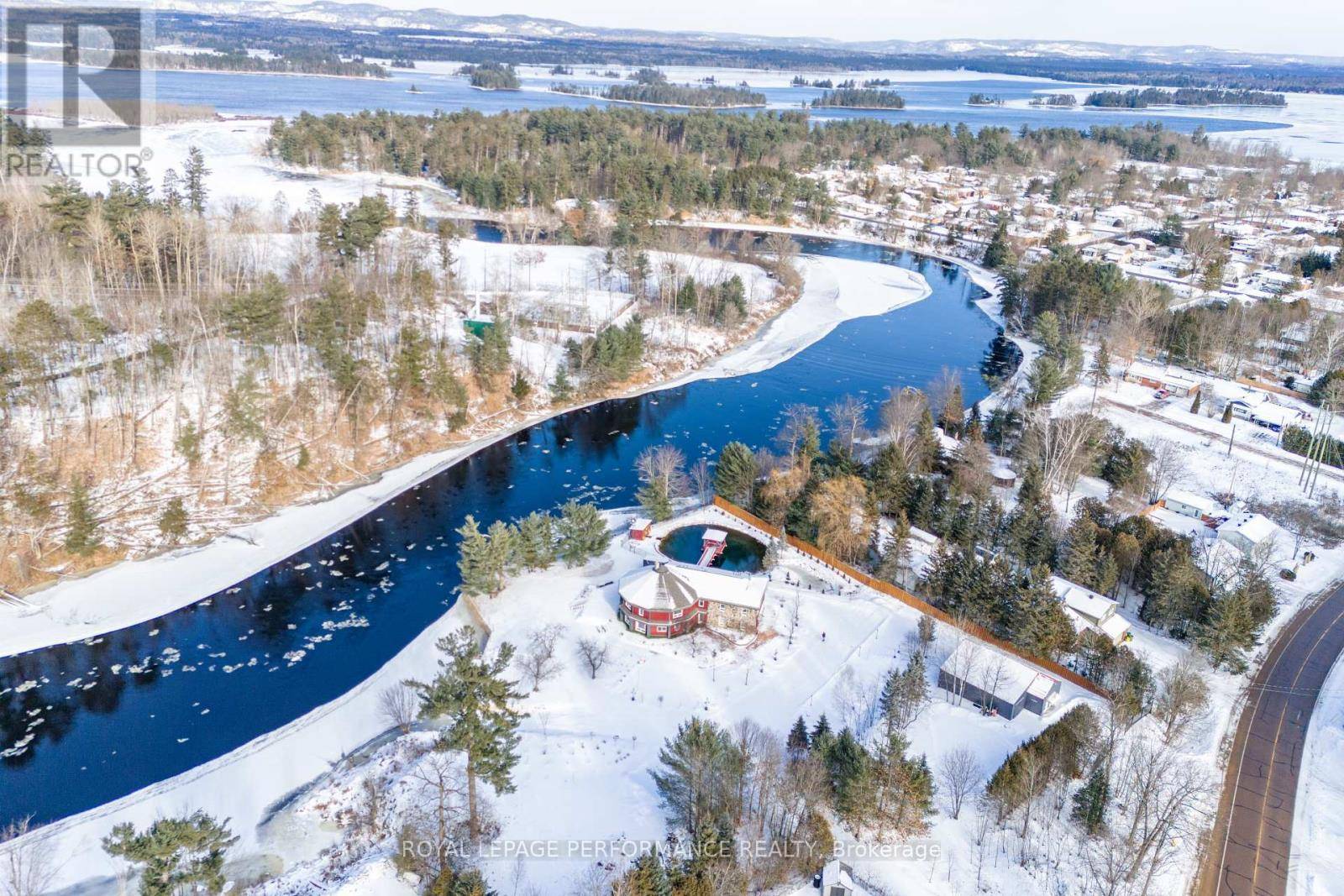 Petawawa, ON K8H2E9,1371 VICTORIA STREET