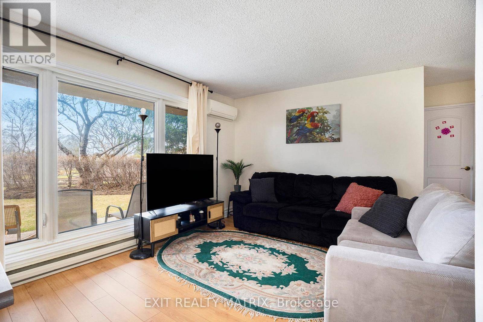 Ottawa, ON K1L8C9,158B McArthur AVE #102