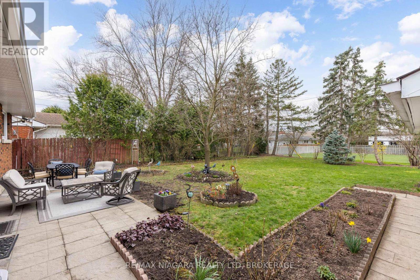 St. Catharines (glendale/glenridge), ON L2T3P7,62 MASTERSON DRIVE