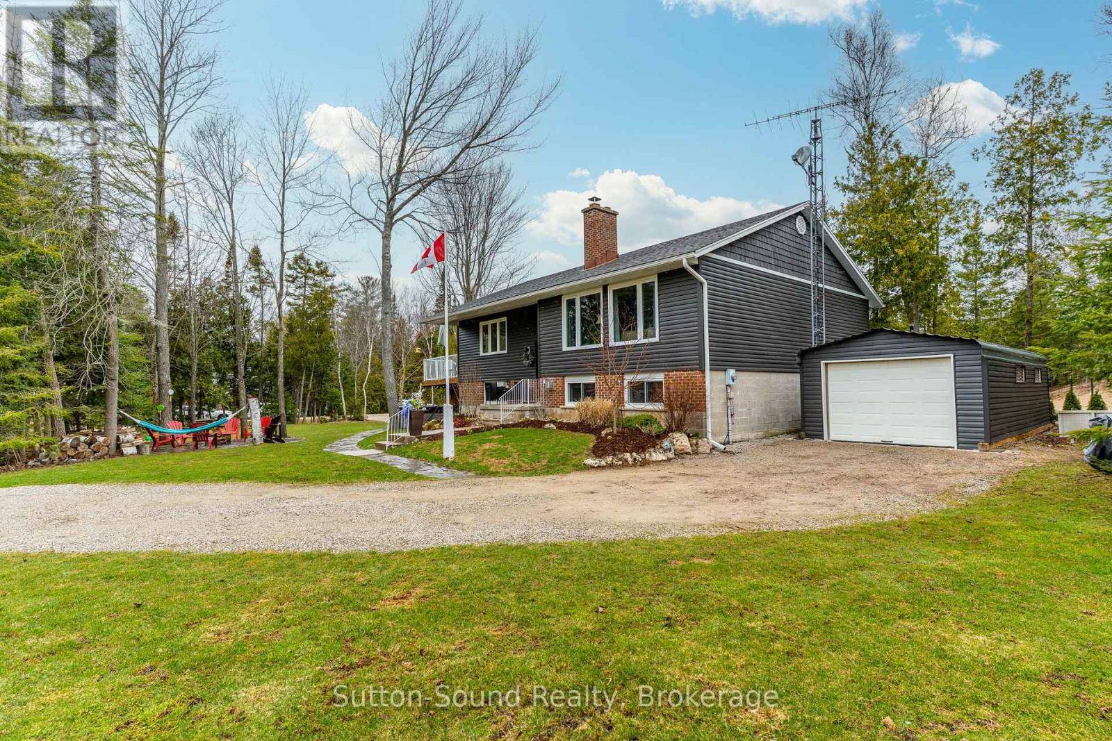 South Bruce Peninsula, ON N0H2G0,403 SIMCOE AVENUE