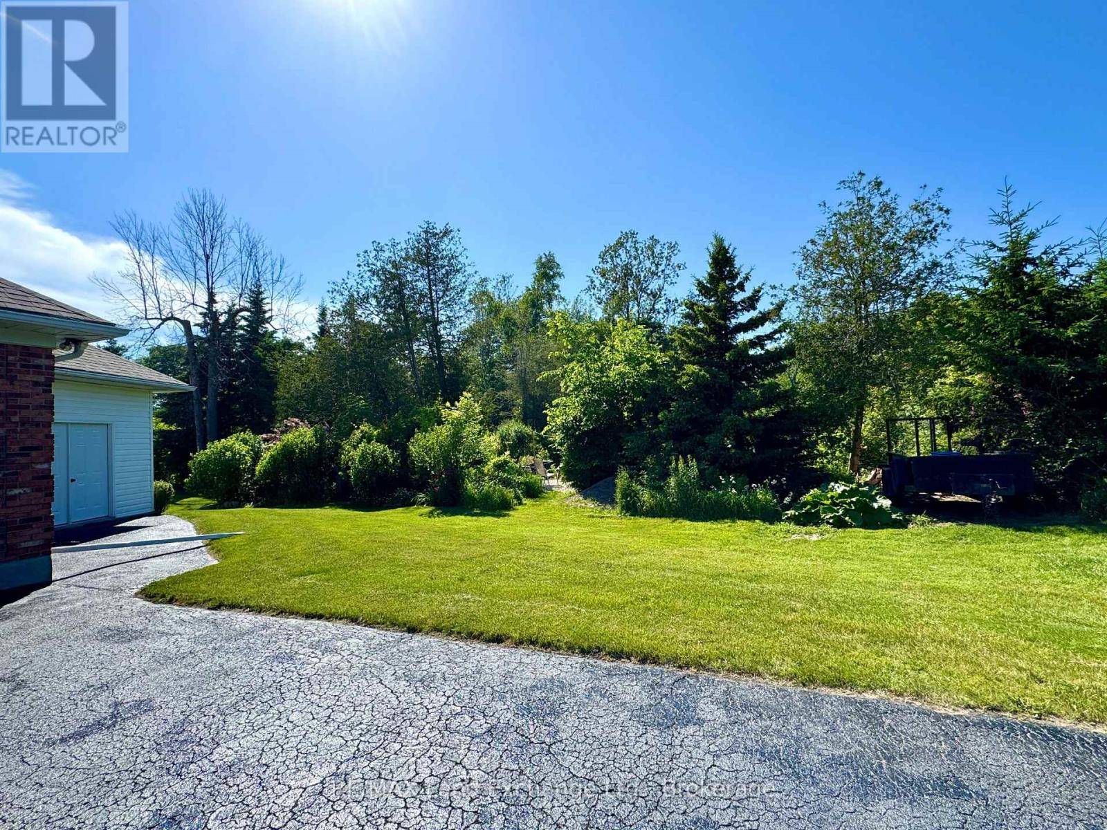 Huron-kinloss, ON N2Z2X3,115 DEERHURST DRIVE