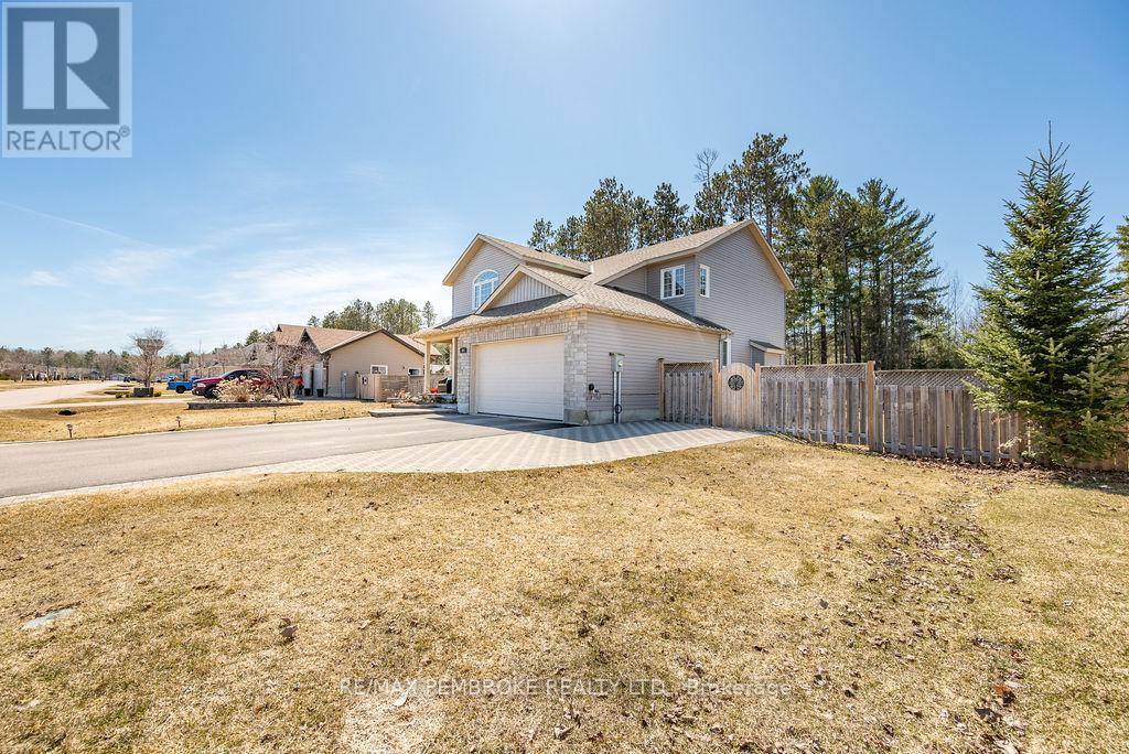 Petawawa, ON K8H3N9,40 BEDARD BOULEVARD