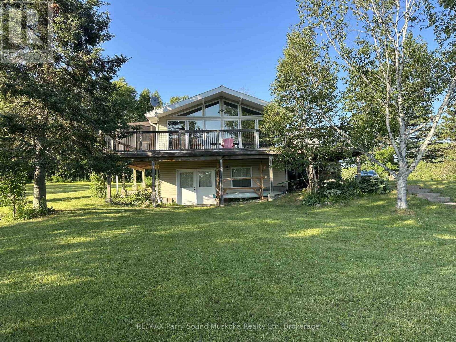 Magnetawan (ahmic Harbour), ON P0A1P0,3 MAGNET ROAD