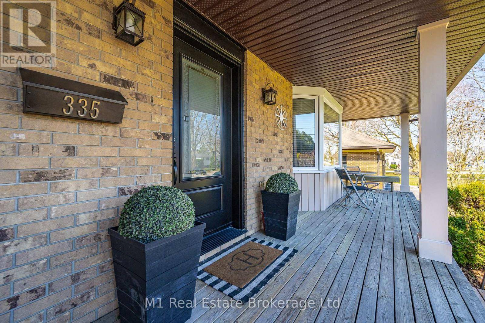 Centre Wellington (fergus), ON N1M1Z1,335 ELORA STREET