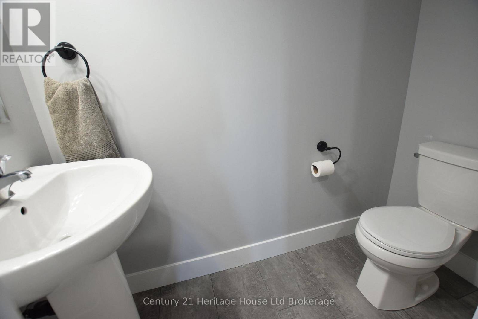Woodstock (woodstock - South), ON N4S1J1,303 SIMCOE STREET