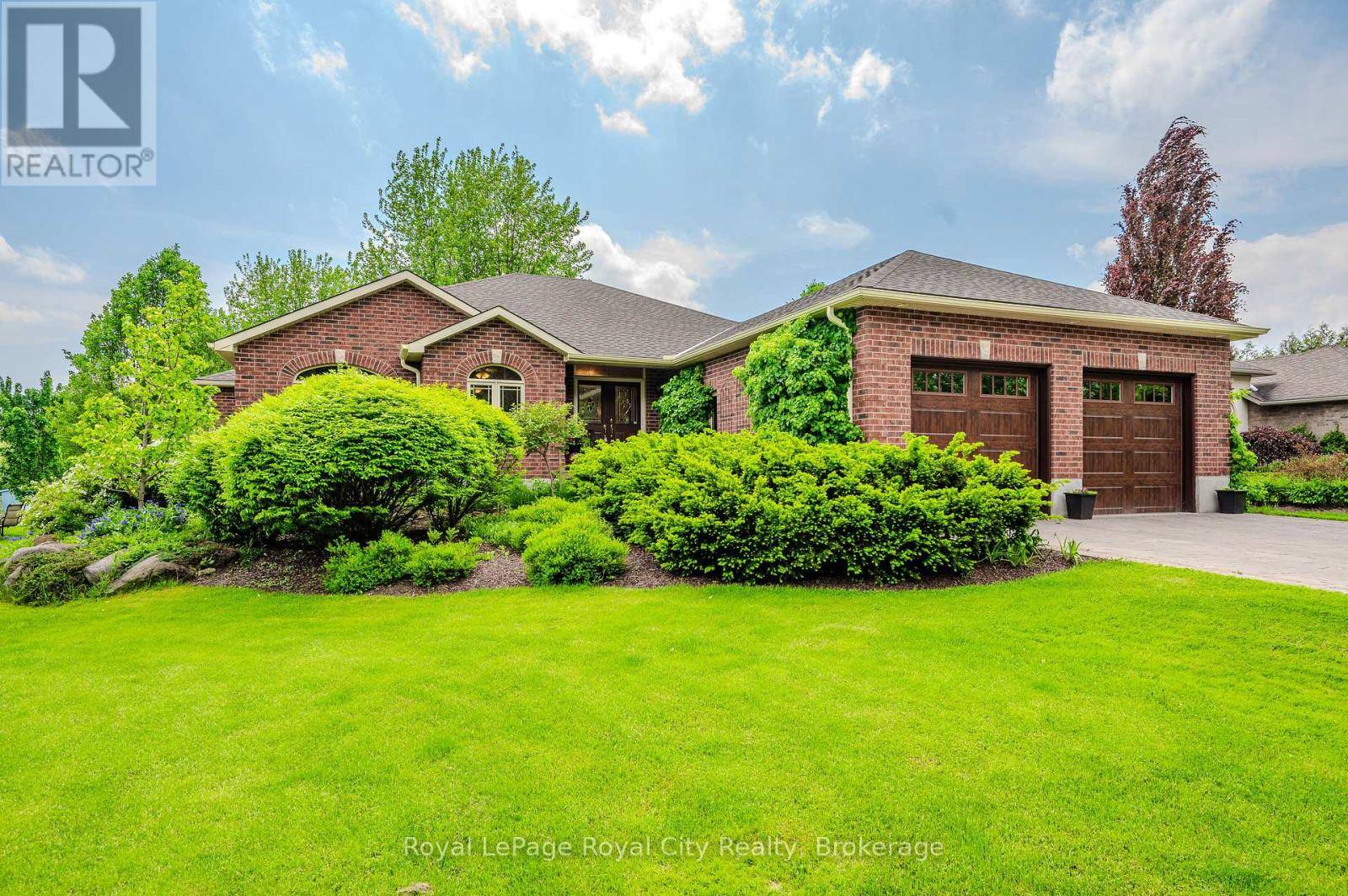 Centre Wellington (fergus), ON N1M2W3,953 ST DAVID STREET N
