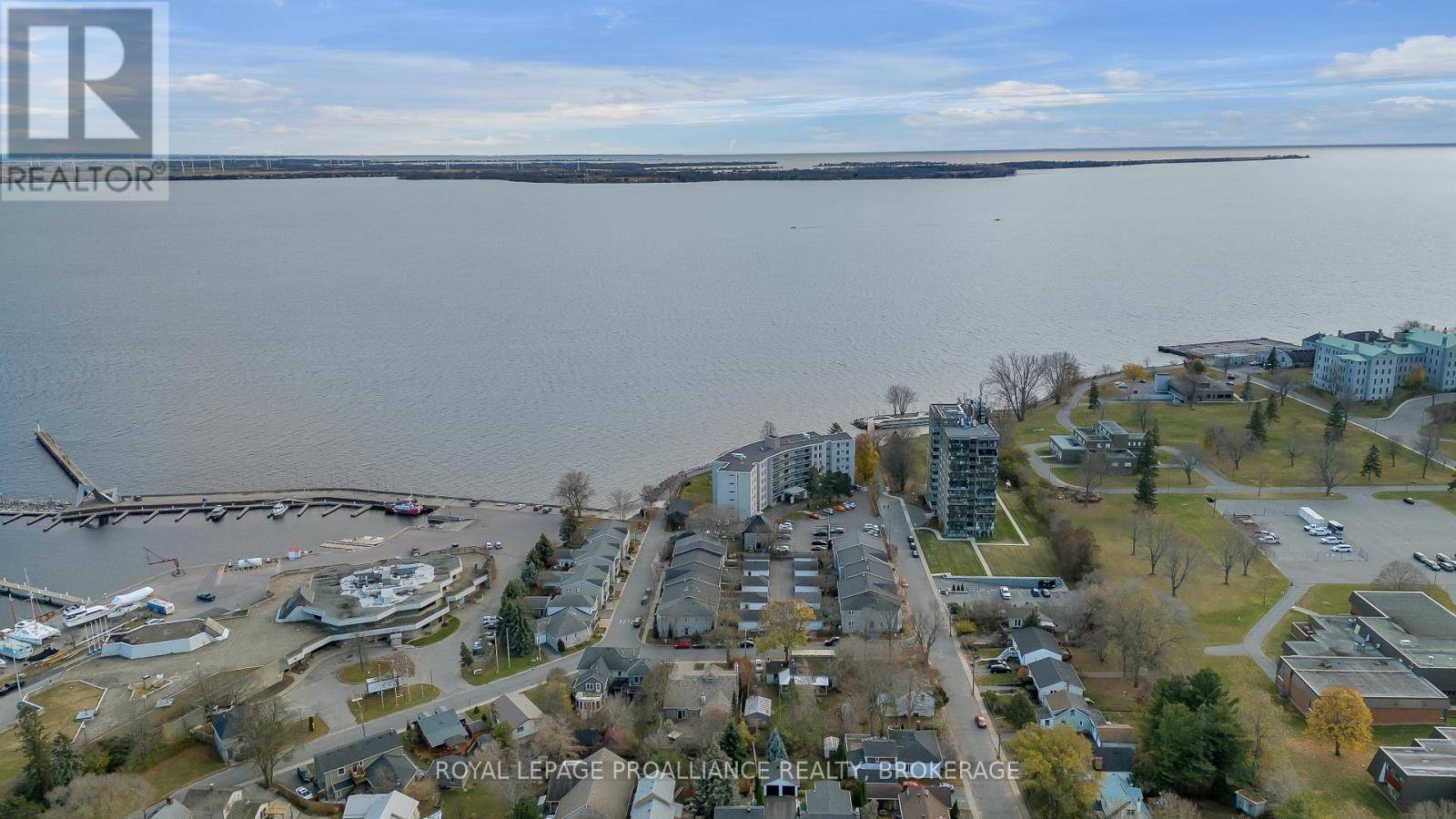 Kingston (central City West), ON K7M1J8,1 Mowat AVE #604