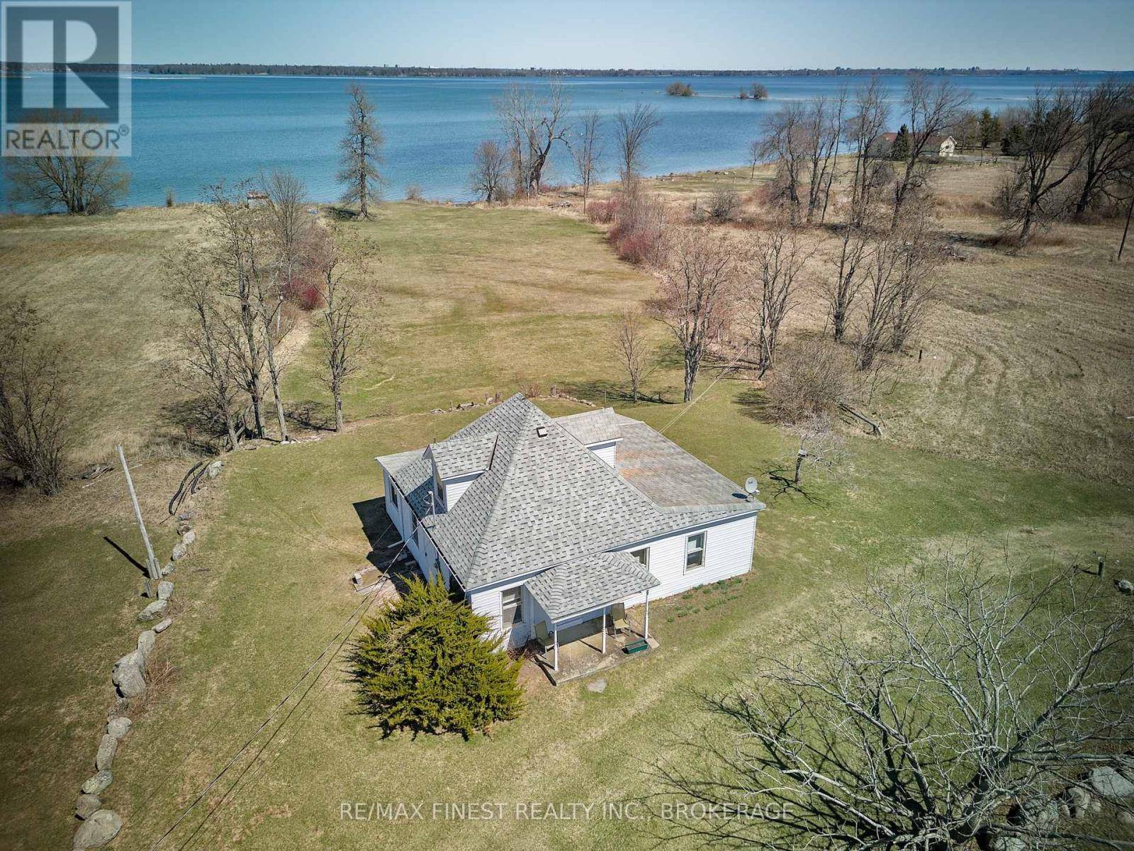 Loyalist (lennox And Addington - South), ON K0H2S0,10 FRONT ROAD