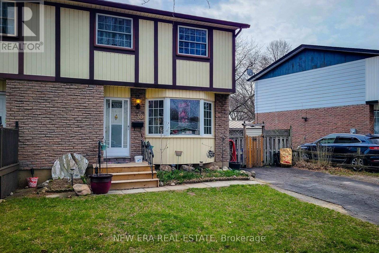 St. Catharines (lakeport), ON L2N6C2,30 LAFAYETTE DRIVE