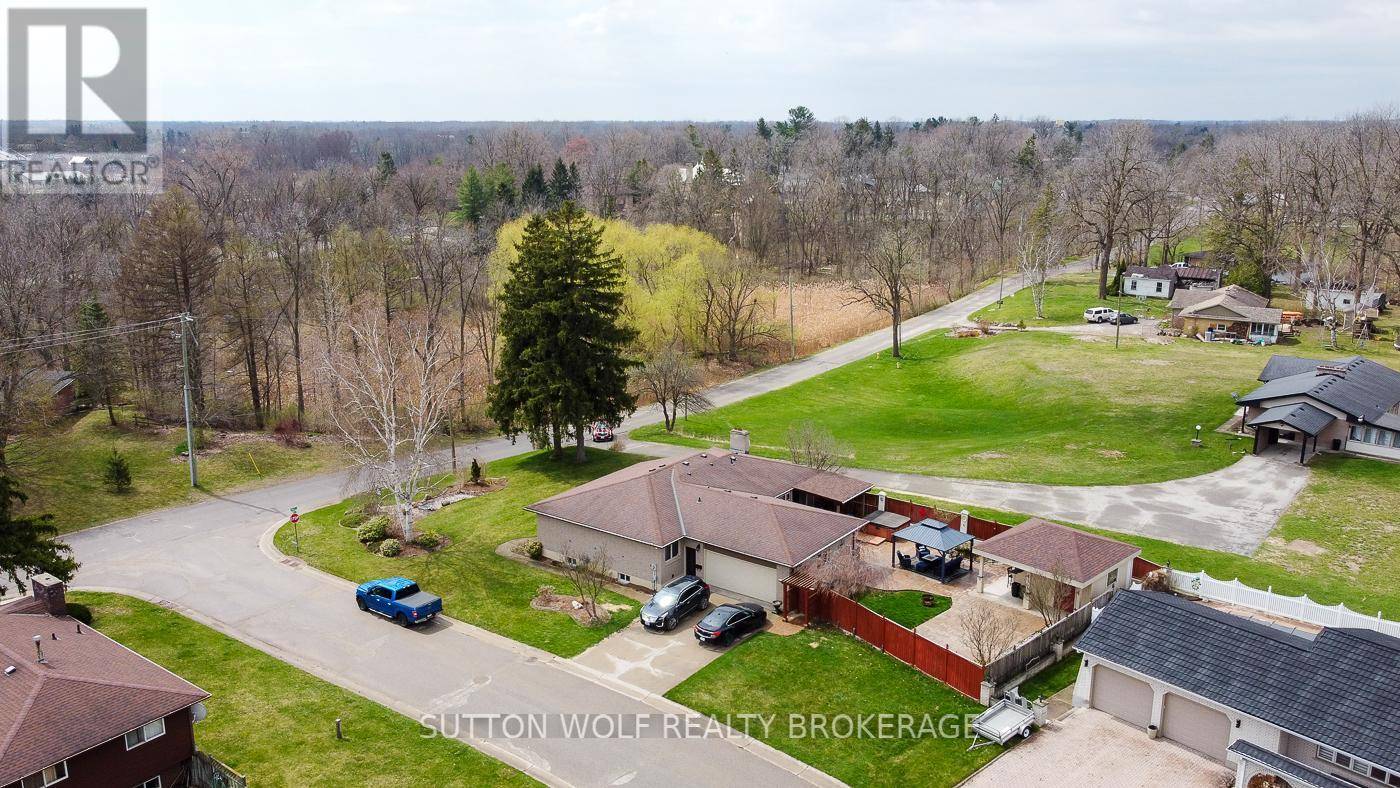 Strathroy-caradoc (ne), ON N7G2B7,115 HULL ROAD