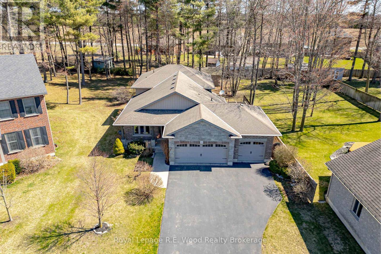 Norfolk (delhi), ON N4B2W5,56 WINTERGREEN CRESCENT