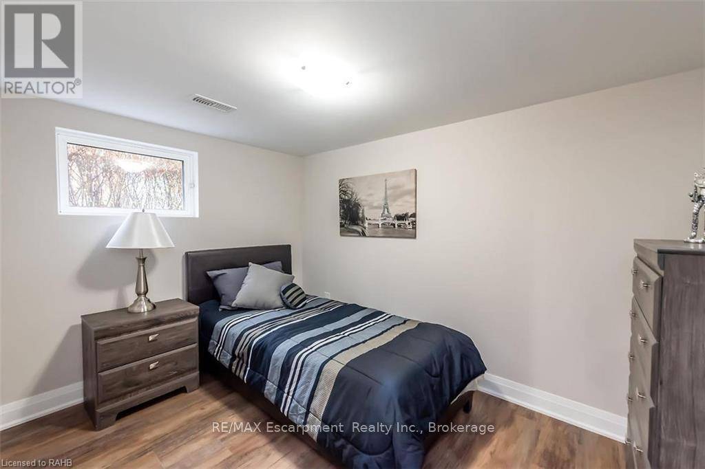 Hamilton (raleigh), ON L8V3T5,153 East 33rd ST East #Lower Unit