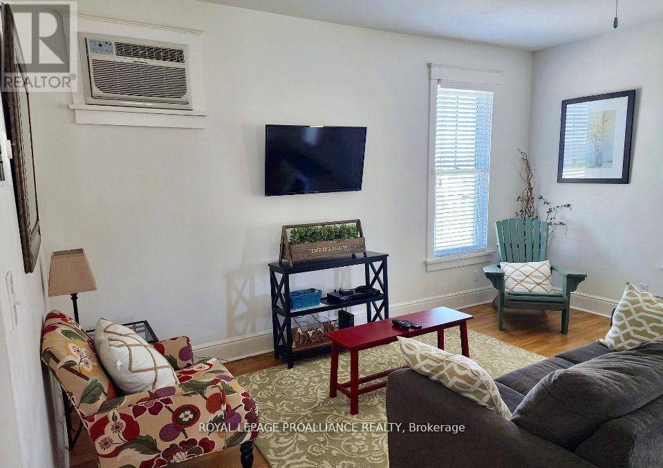 Prince Edward County (athol), ON K0K1P0,38 MEADOW VIEW LANE