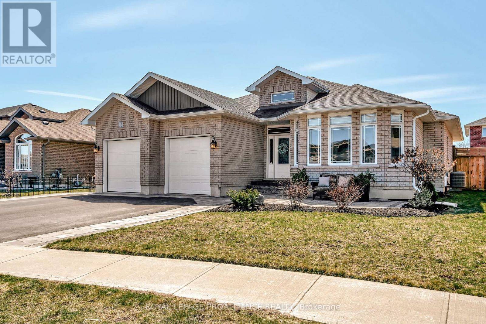 Belleville (thurlow Ward), ON K8N0H7,16 HUMMINGBIRD DRIVE