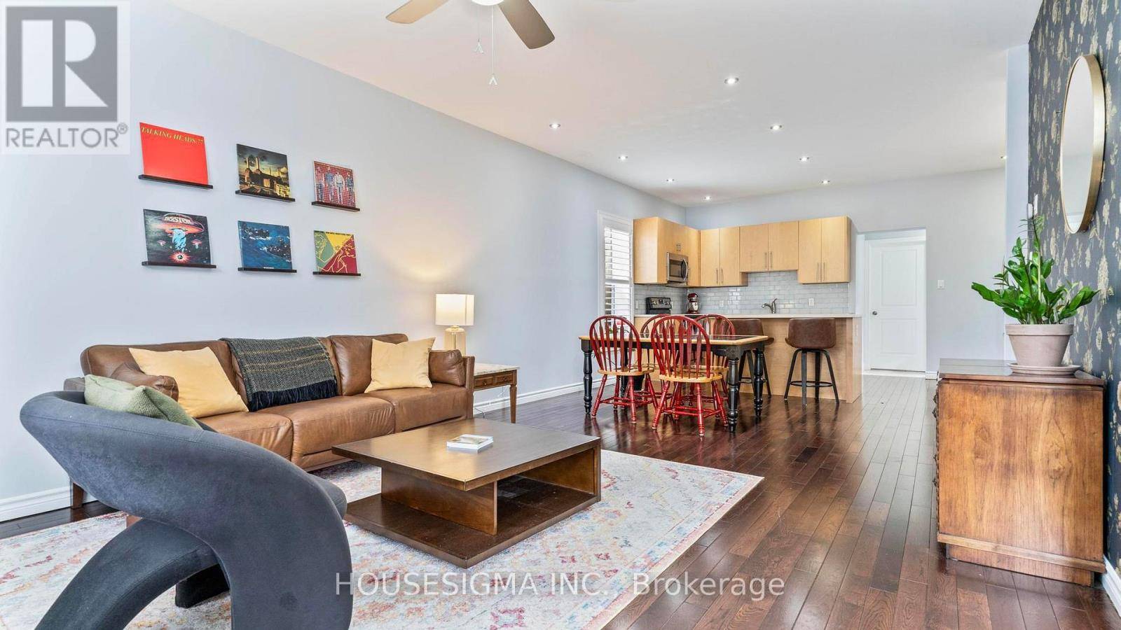 London East (east B), ON N5Y3M8,33 CARLTON AVENUE