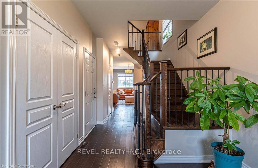 Hamilton (waterdown), ON L8B0T4,111 BOUSFIELD RISE
