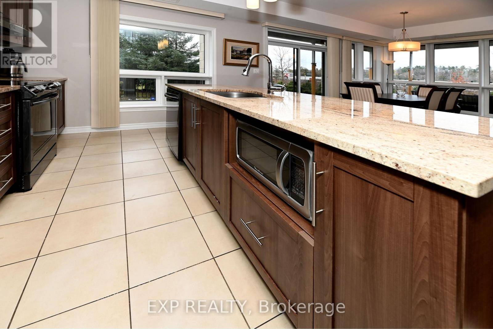 Ottawa, ON K4A1B4,120 Prestige CIR #101