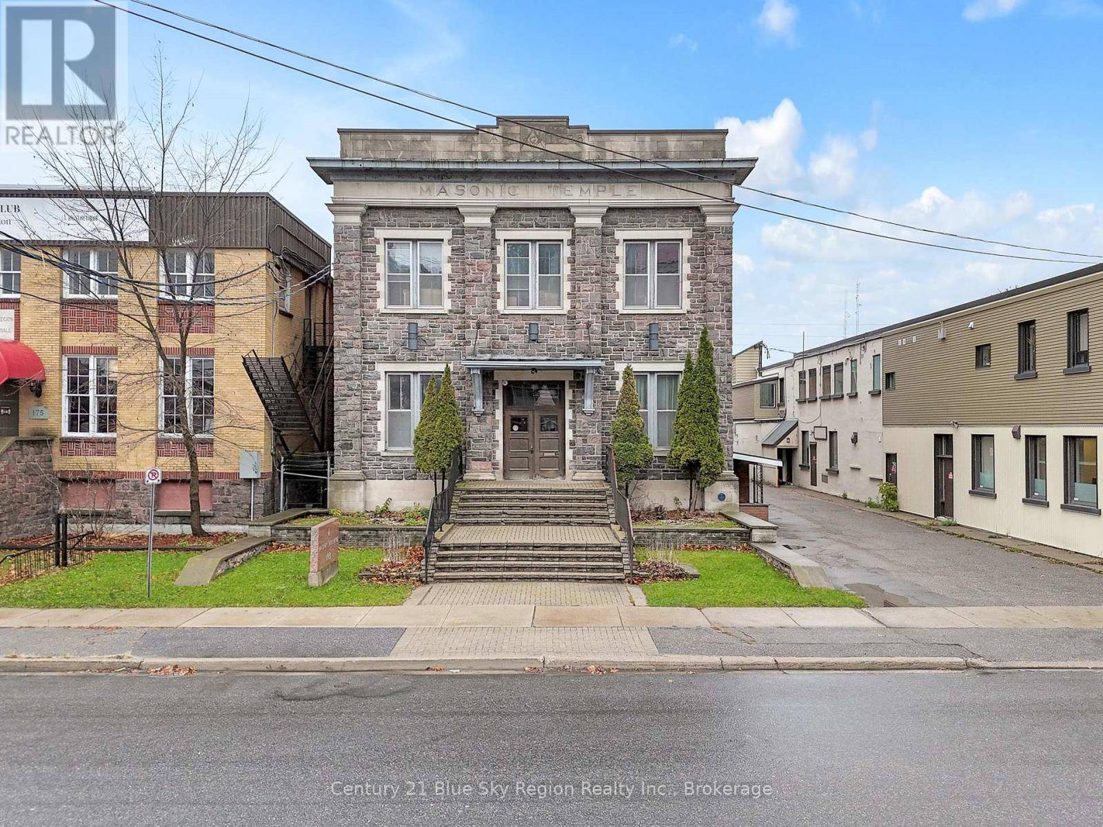 North Bay (central), ON P1B3B8,183 FIRST ST West #2