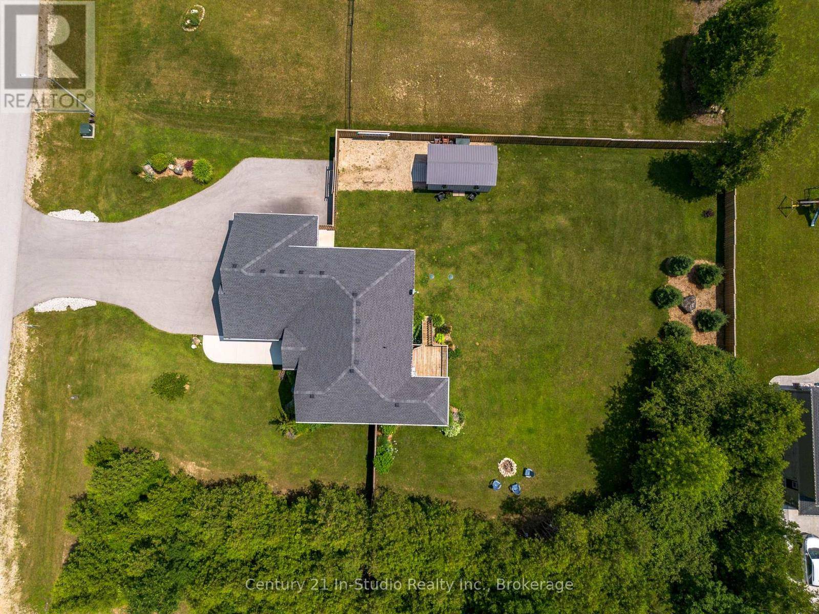 Chatsworth, ON N0H1G0,202 MEREDITH WAY