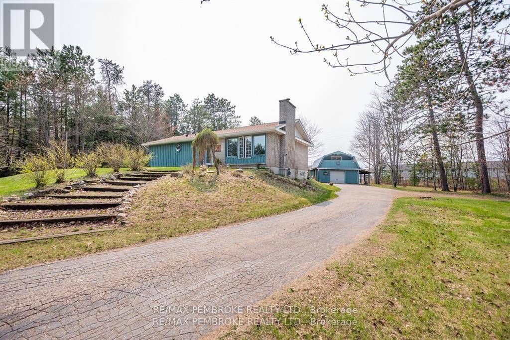 Petawawa, ON K8H2J2,36 LABINE CRESCENT