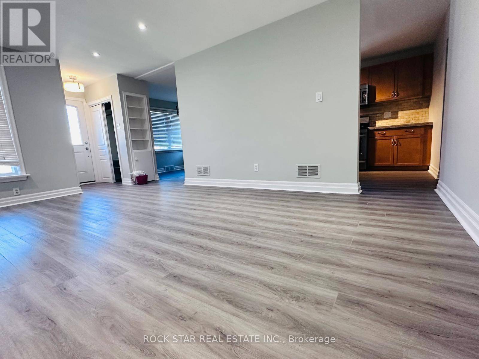 St. Catharines (western Hill), ON L2S2L5,21 Dexter ST #Upper