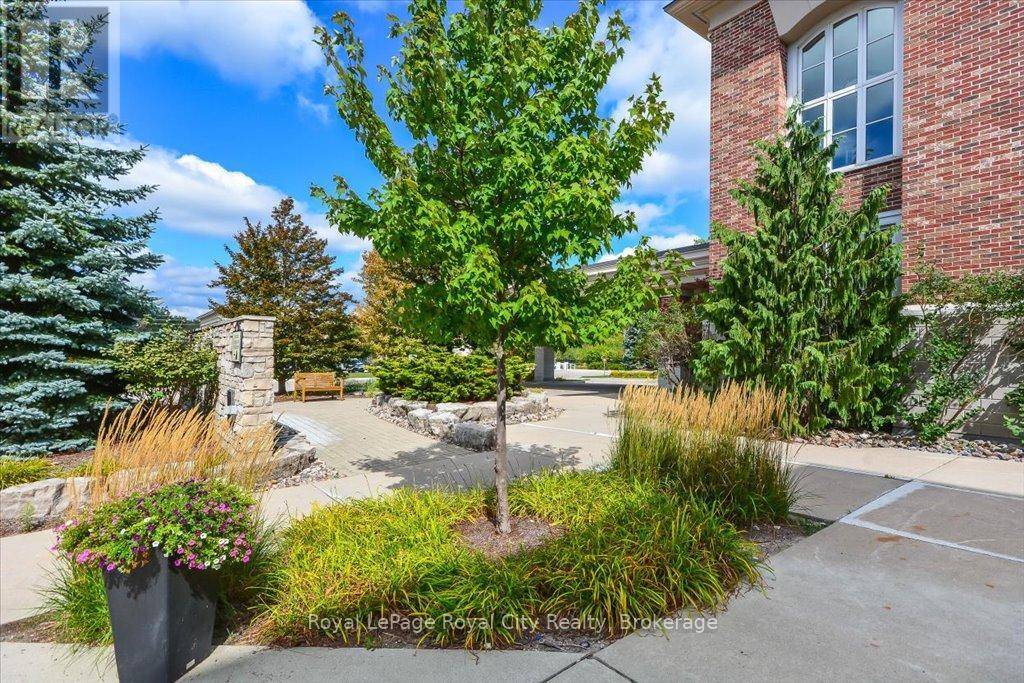 Guelph (village By The Arboretum), ON N1G5K9,71 Bayberry DR #212