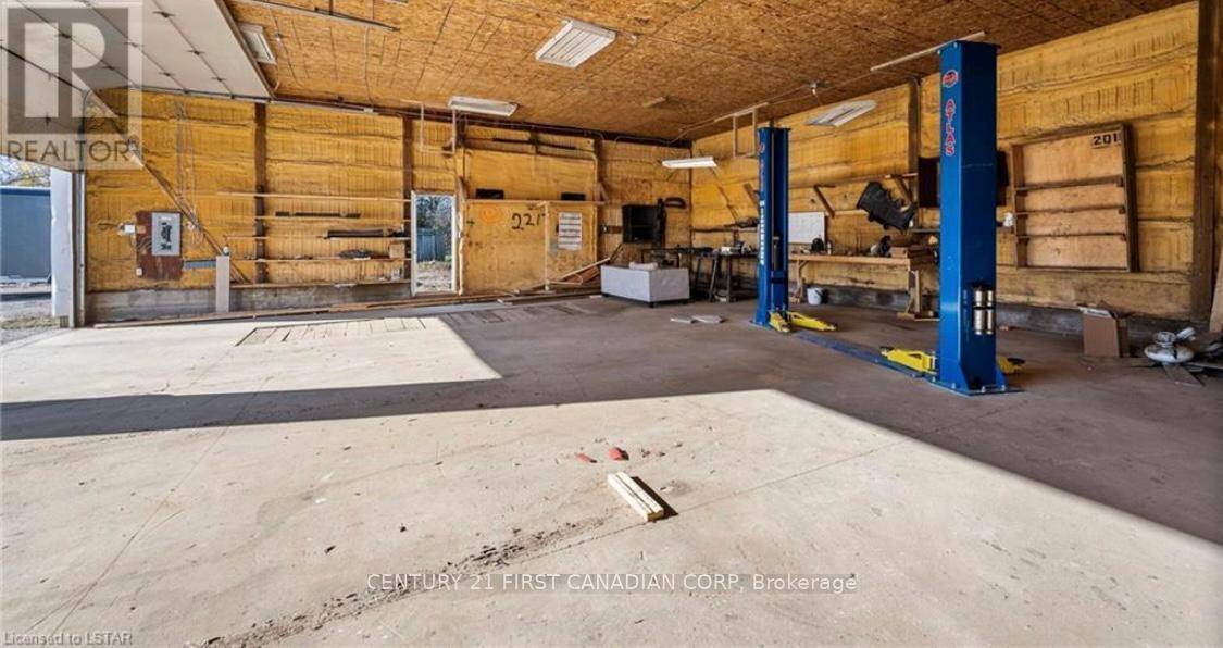 London, ON N6P1K9,2217 Wharncliffe RD South #B