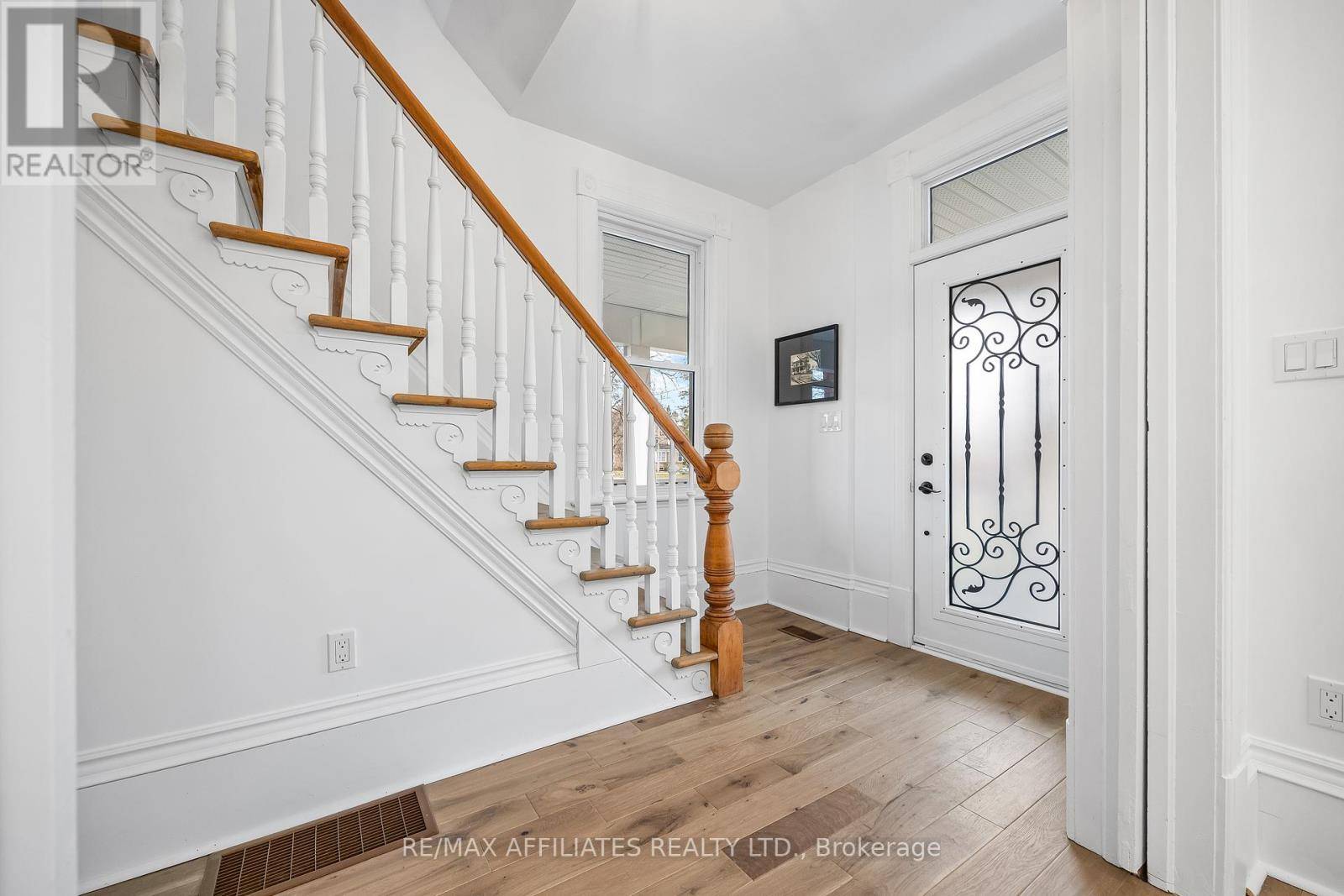 Perth, ON K7H2J9,45 DRUMMOND STREET W