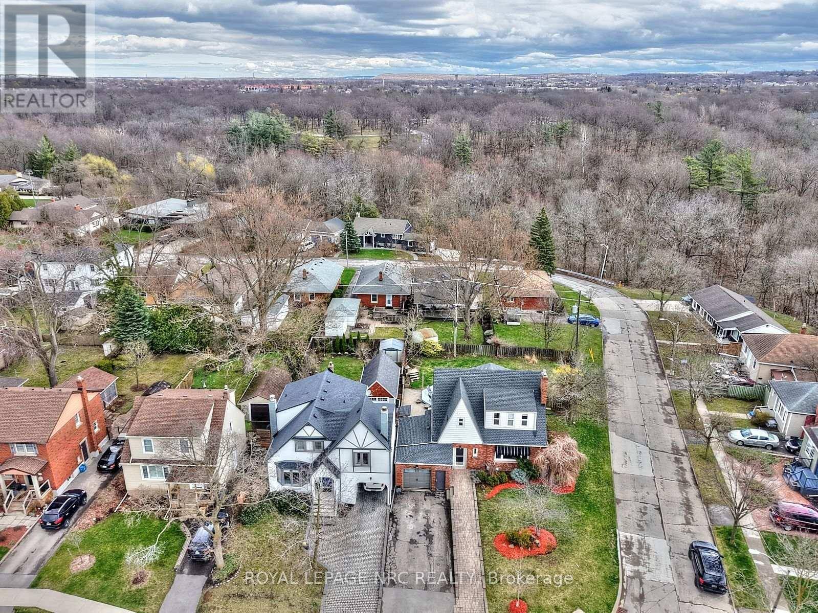 St. Catharines (old Glenridge), ON L2R4W3,157 SOUTH DRIVE S