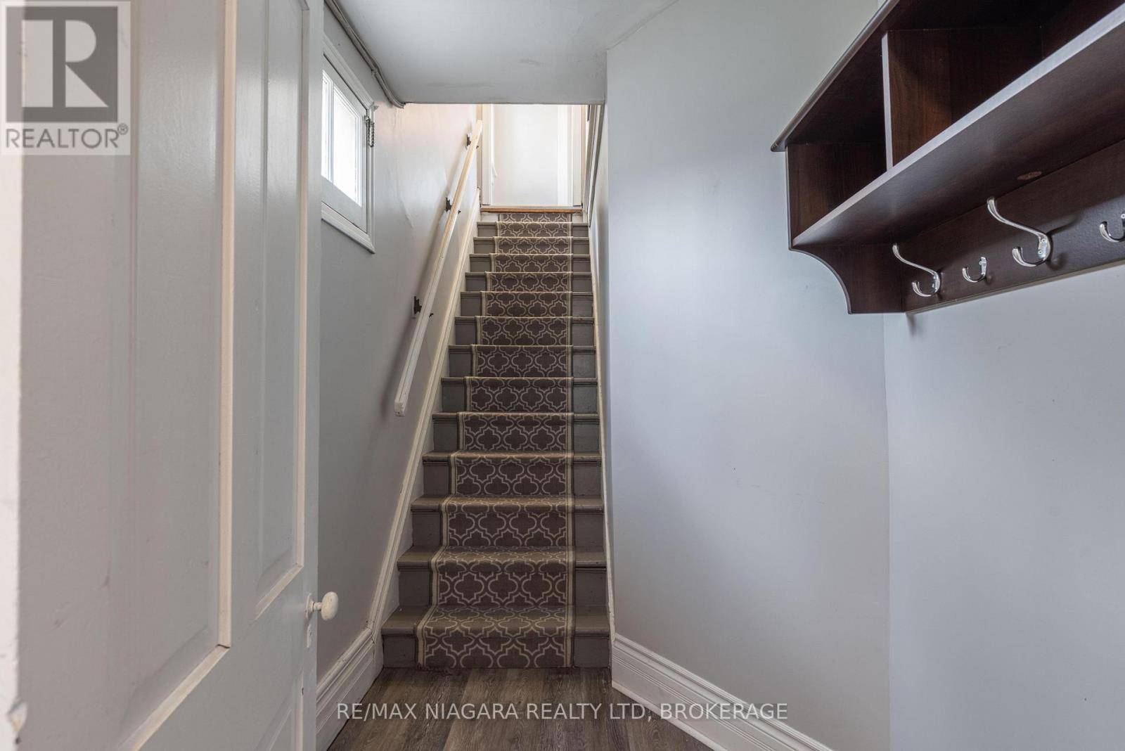 St. Catharines (port Dalhousie), ON L2N4X3,97 DALHOUSIE AVENUE