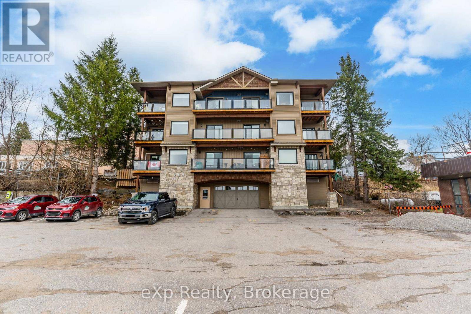 Minden Hills (minden), ON K0M2K0,9 Newcastle ST #203