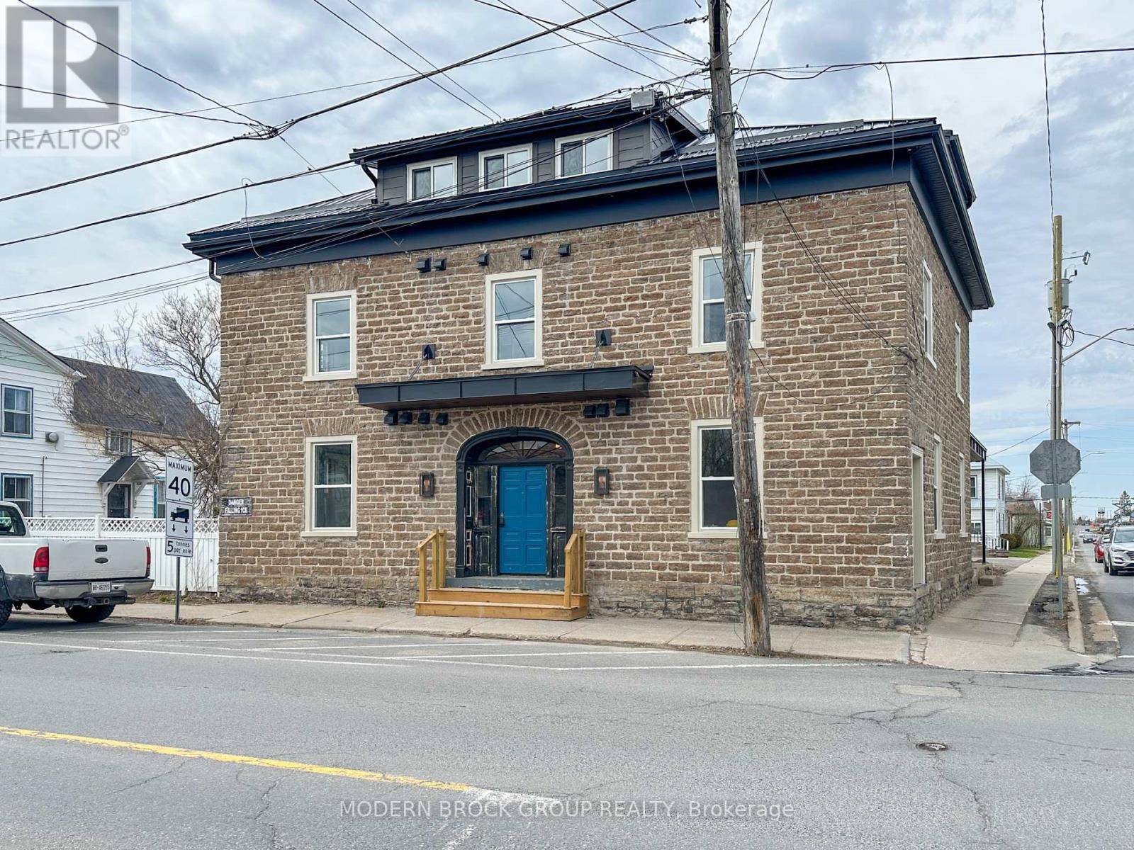 North Grenville, ON K0G1J0,5 Clothier ST West #101