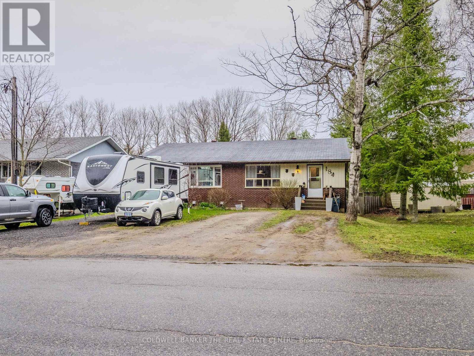 Gravenhurst (muskoka (s)), ON P1P1P4,184 FERNWOOD DRIVE
